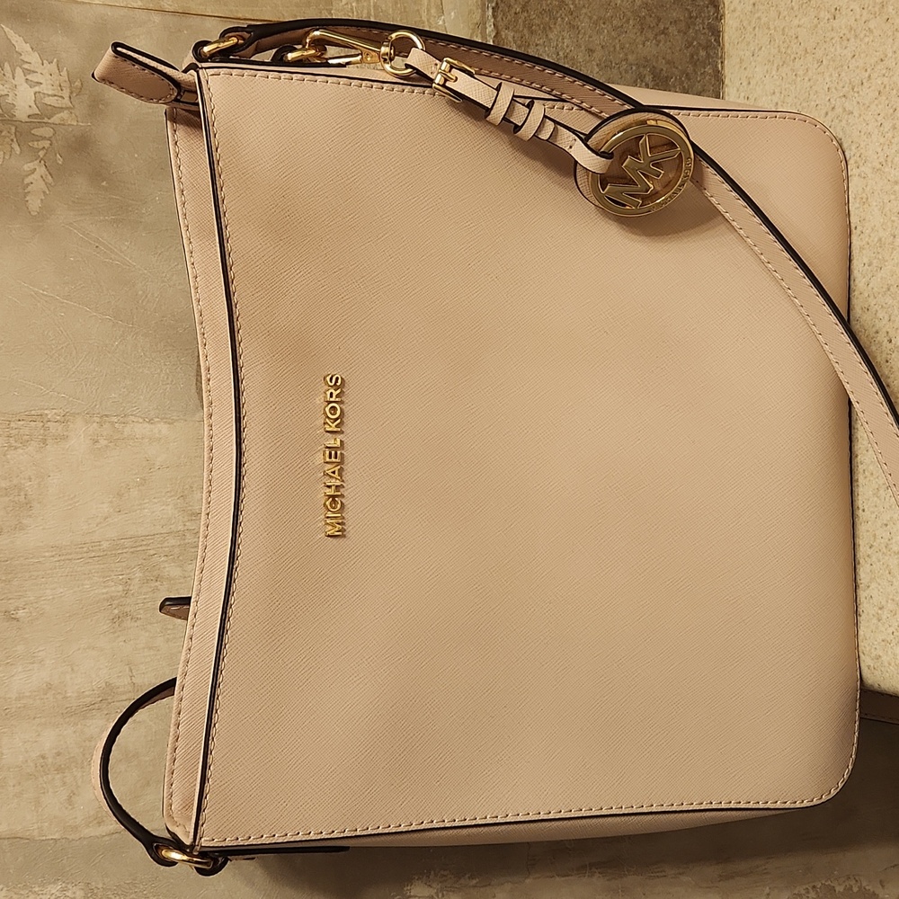 Michael by Michael Kors Jet Set Charm Large North/South Crossbody Bag Tan, new